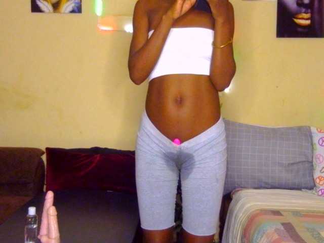 Gladwell live cam on BongaCams