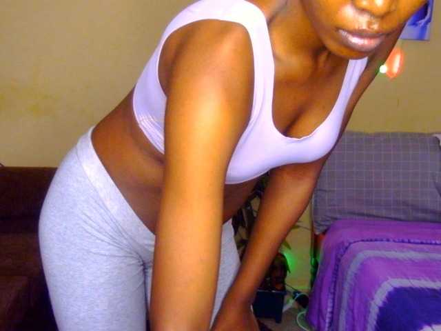 Gladwell live cam on BongaCams