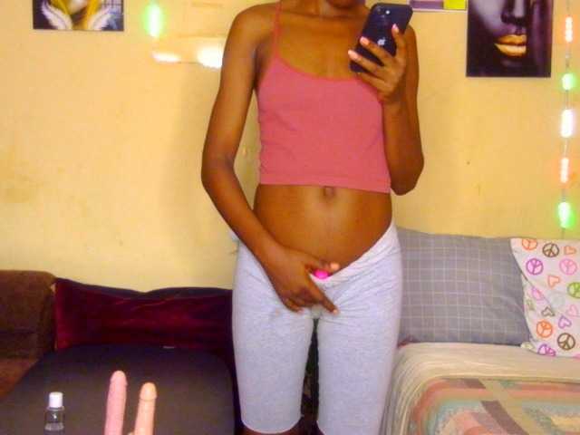 Gladwell live cam on BongaCams