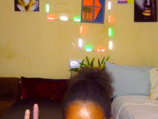 Gladwell live cam on BongaCams