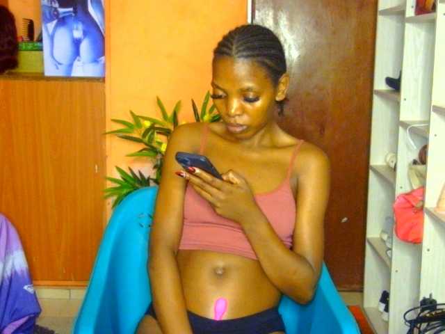Gladwell live cam on BongaCams