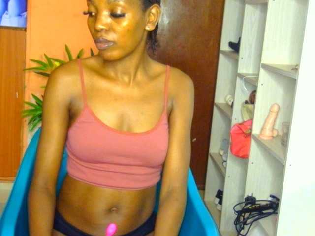 Gladwell live cam on BongaCams