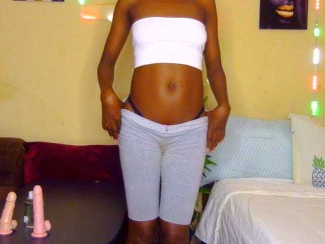 Gladwell live cam on BongaCams