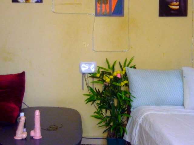 Gladwell live cam on BongaCams