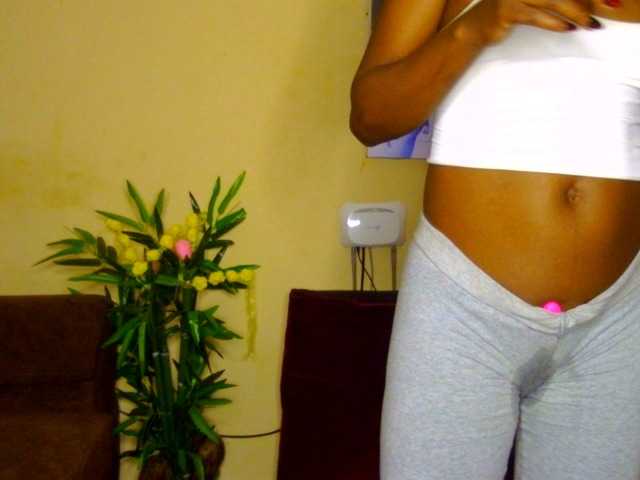 Gladwell live cam on BongaCams