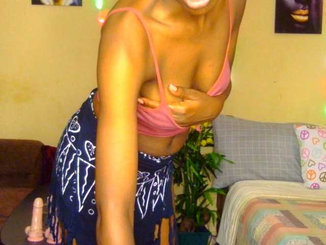 Gladwell live cam on BongaCams