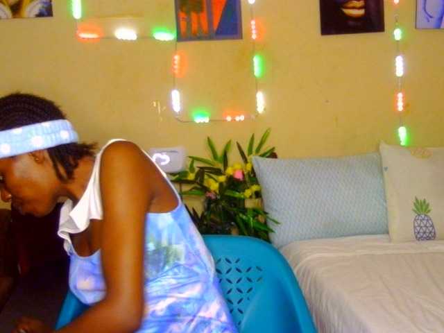 Gladwell live cam on BongaCams