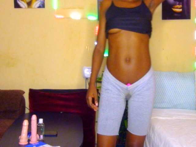 Gladwell live cam on BongaCams