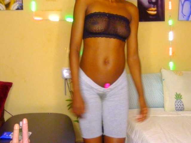 Gladwell live cam on BongaCams
