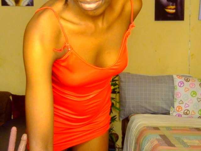 Gladwell live cam on BongaCams