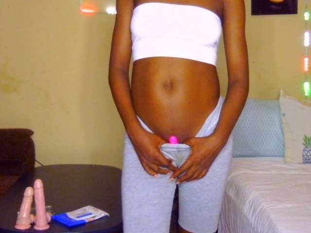 Gladwell live cam on BongaCams