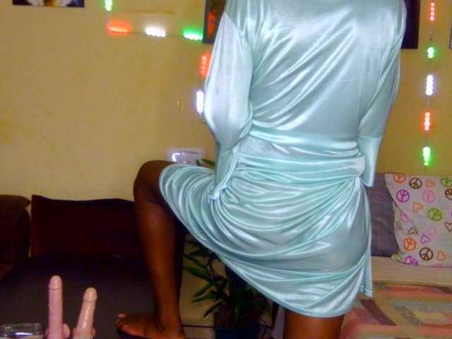 Gladwell live cam on BongaCams