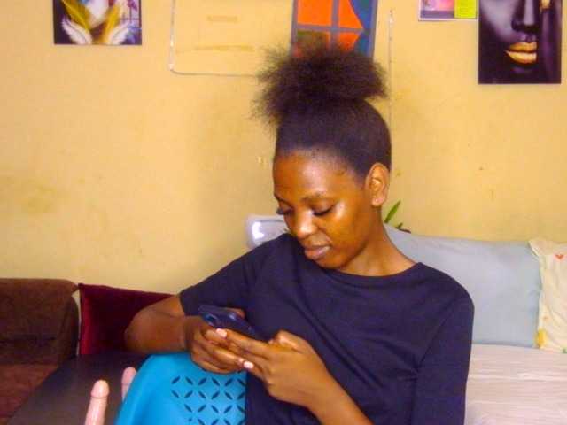 Gladwell live cam on BongaCams