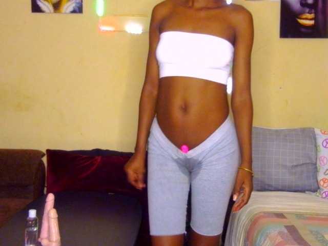 Gladwell live cam on BongaCams