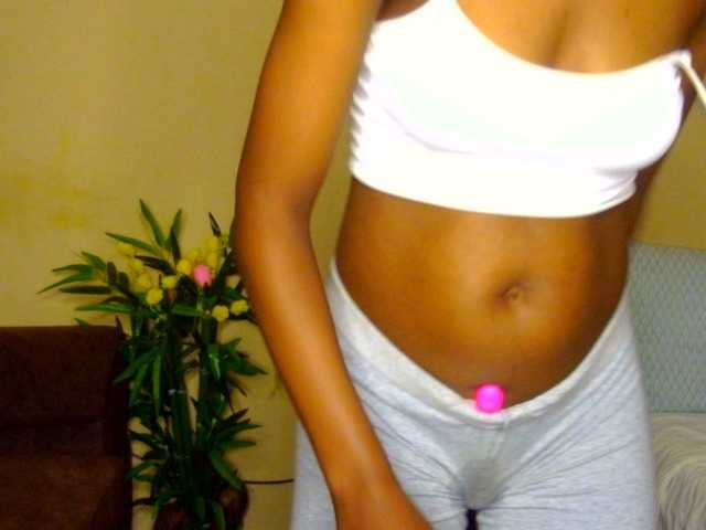Gladwell live cam on BongaCams