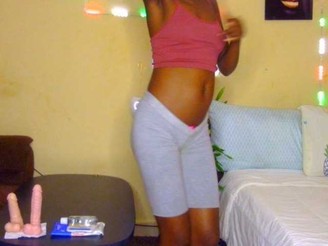 Gladwell live cam on BongaCams