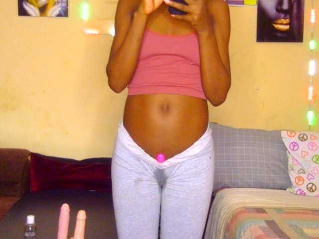 Gladwell live cam on BongaCams