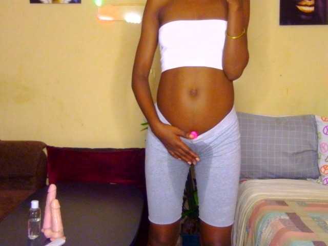 Gladwell live cam on BongaCams