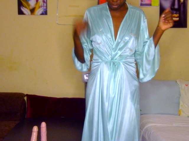 Gladwell live cam on BongaCams