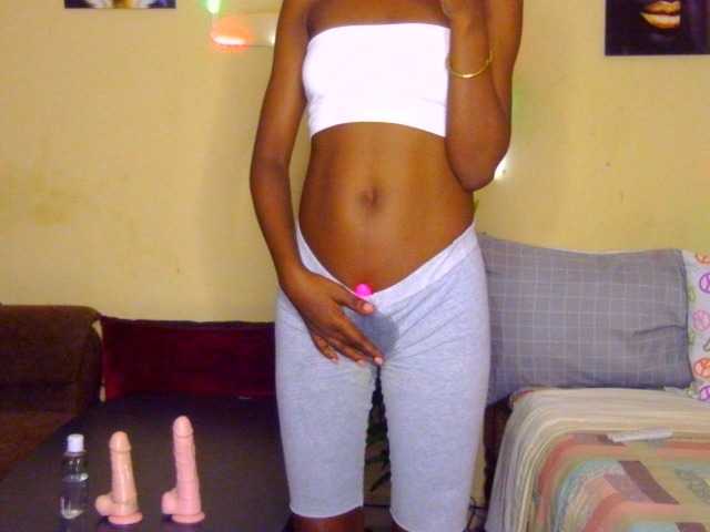 Gladwell live cam on BongaCams