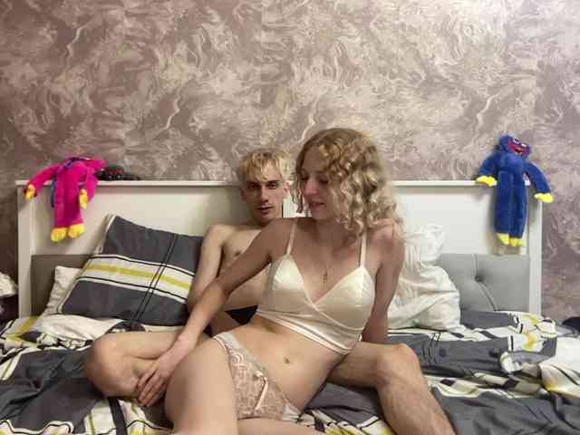 Cute-Couple webcam