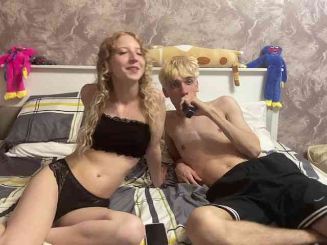 Cute-Couple webcam