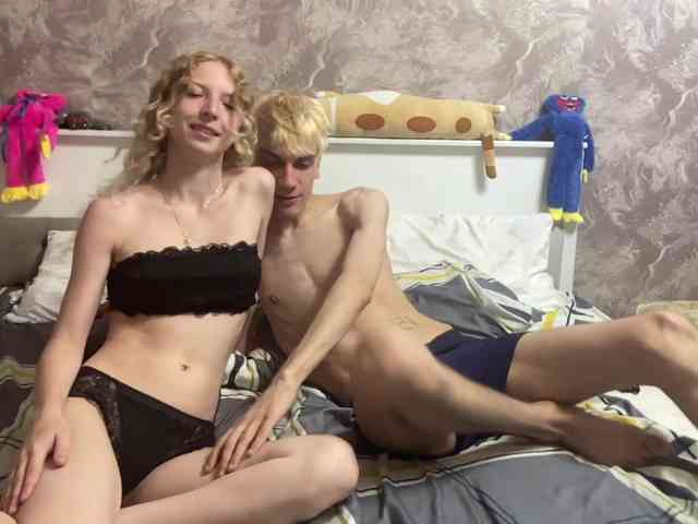 Cute-Couple webcam