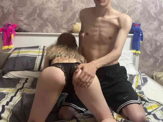 Cute-Couple webcam