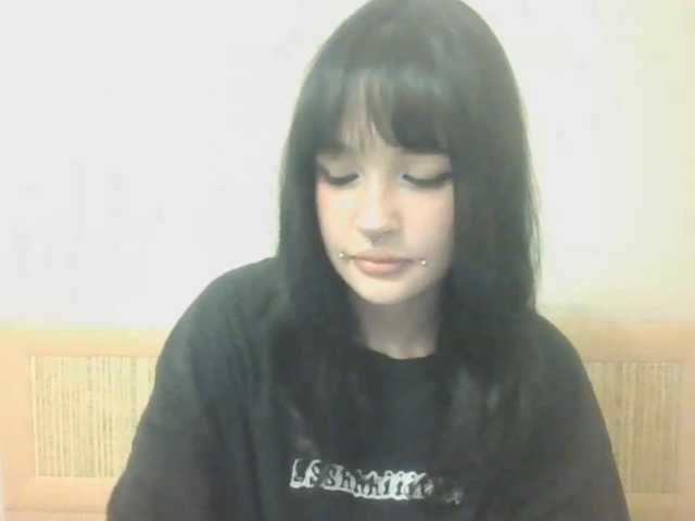AldaLalonde live cam