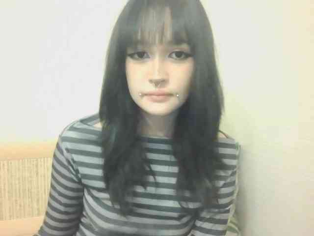 AldaLalonde webcam