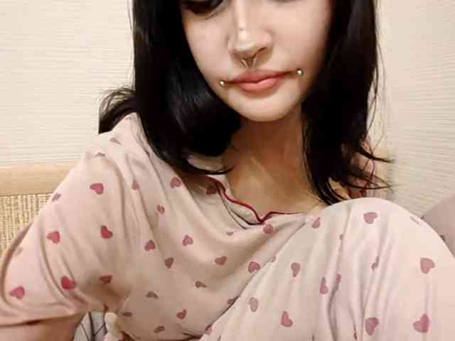 AldaLalonde webcam