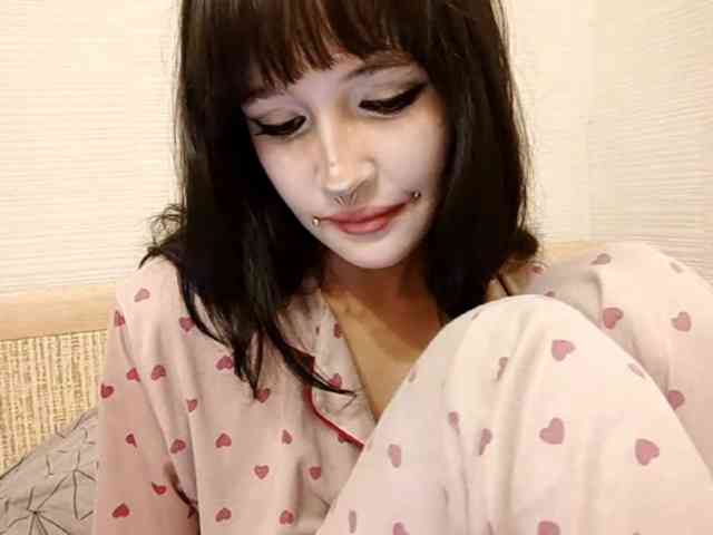 AldaLalonde webcam