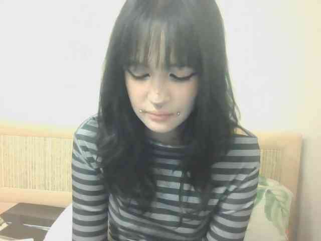 AldaLalonde webcam