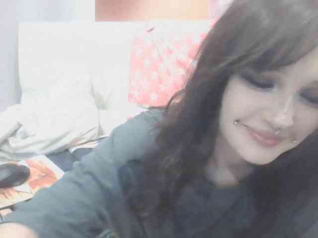 AldaLalonde webcam