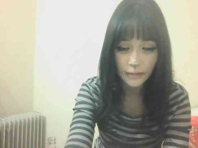 AldaLalonde webcam