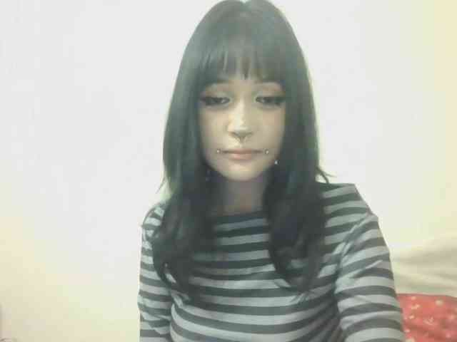 AldaLalonde webcam