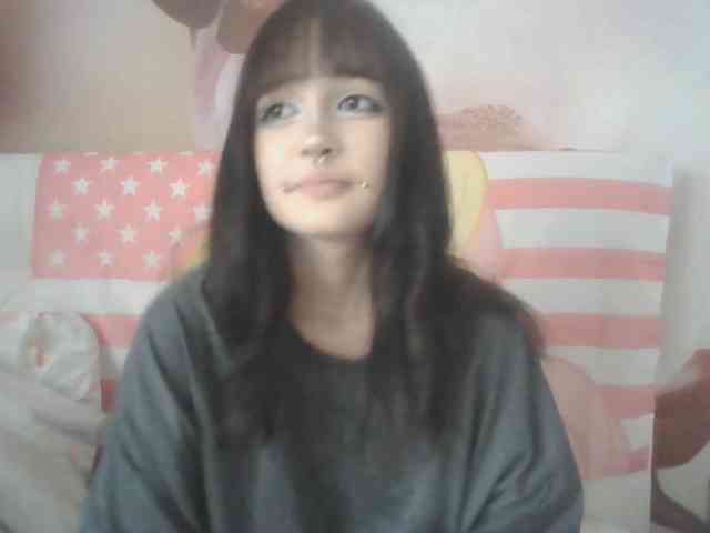 AldaLalonde webcam