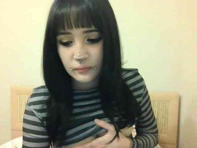AldaLalonde webcam