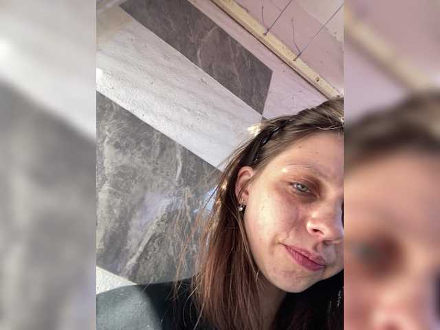 korolevaaa11 live cam on BongaCams