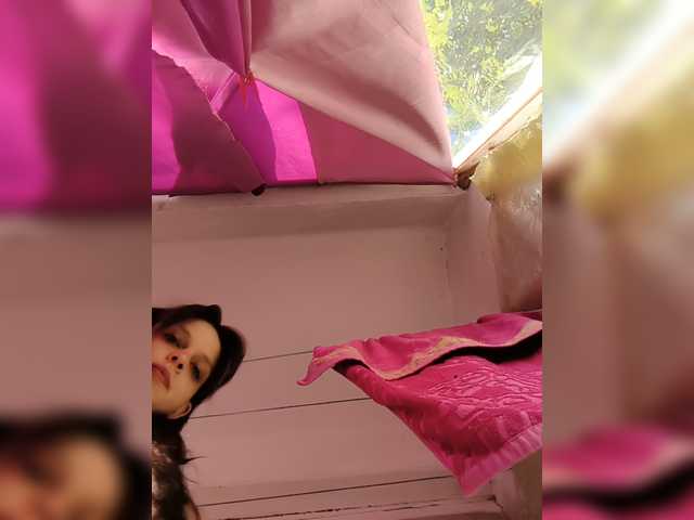 korolevaaa11 live cam on BongaCams