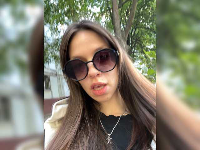 korolevaaa11 live cam on BongaCams
