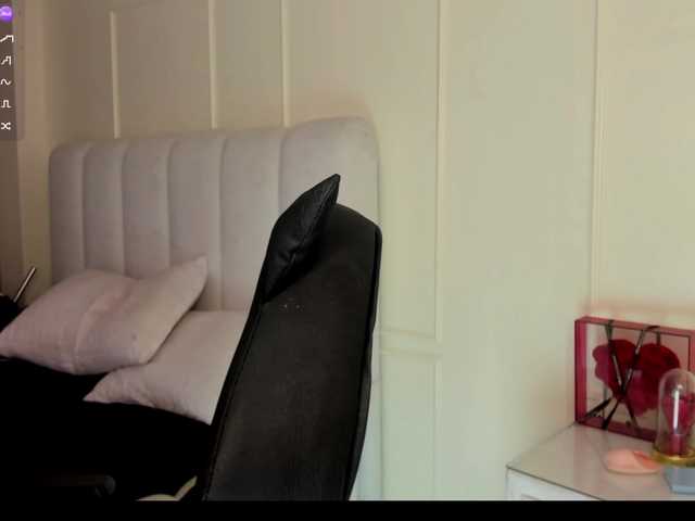 laurasweett webcam bongacams model stream image