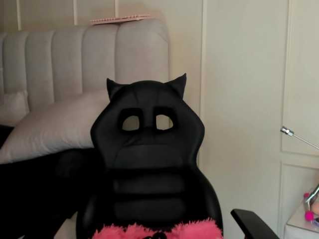 laurasweett — live female cam