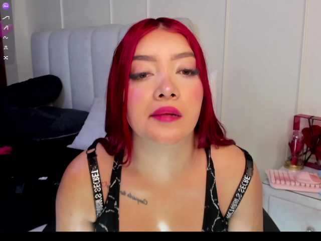 laurasweett live cam on BongaCams