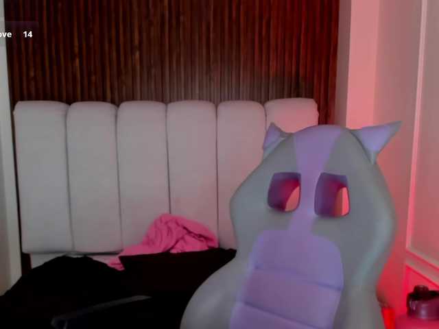 laurasweett live cam on BongaCams