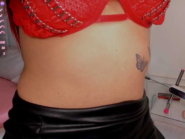 laurasweett live cam on BongaCams