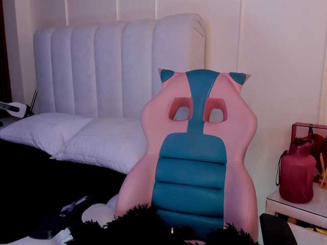 laurasweett live cam on BongaCams