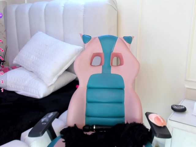 laurasweett live cam on BongaCams