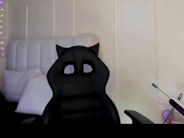 laurasweett webcam