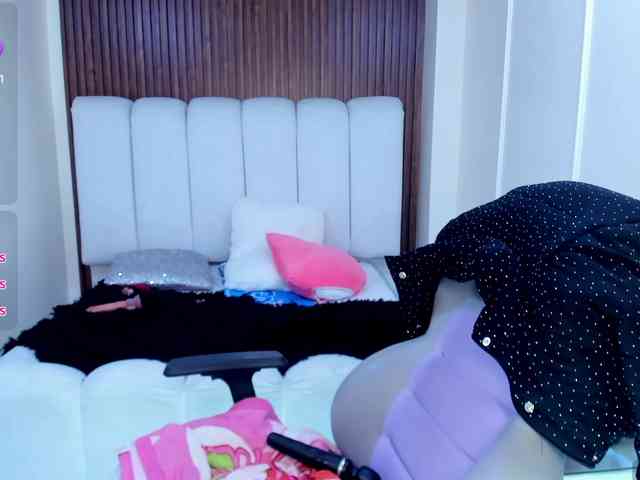 laurasweett webcam